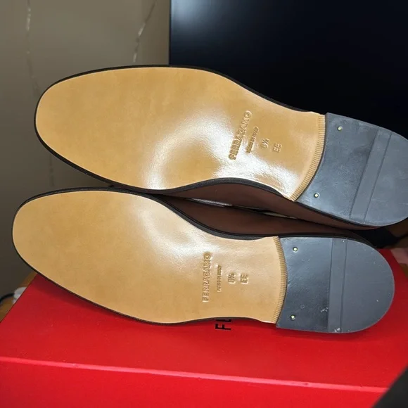 Men’s Ferragamo loafers in Brown 8.5 EE Brand New Never Worn Men main image 2